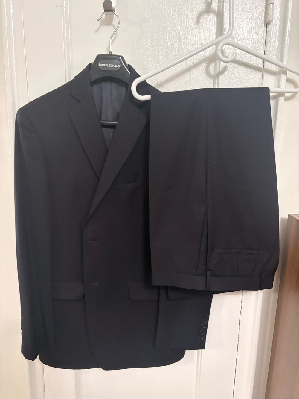 DKNY Men’s 40R Navy Suit- 100% Wool